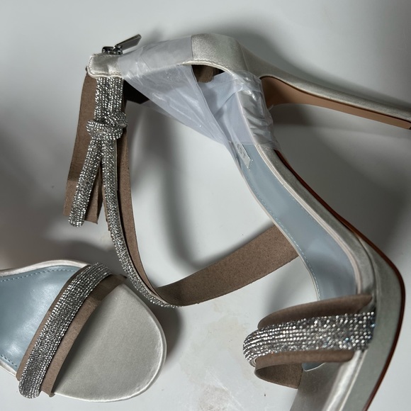 Nine west Lavern women's Strappy Heeled stiletto Sandals Ivory 9m - Picture 12 of 13